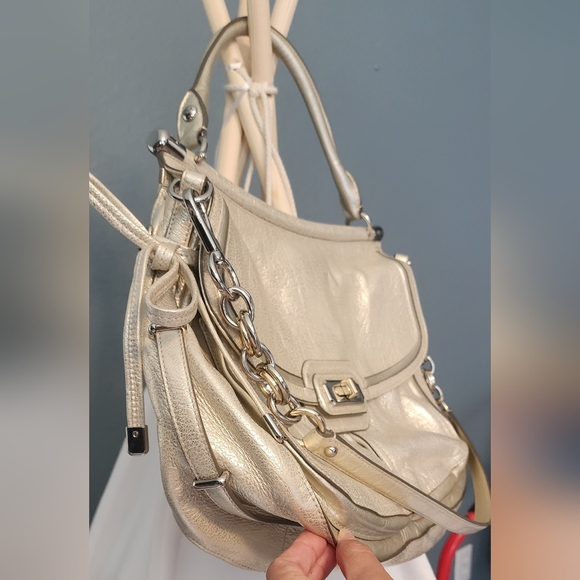 Coach Flagship Chelsea Dowel Shimmer Gold & Silver Shoulder Hand Bag - Picture 3 of 8